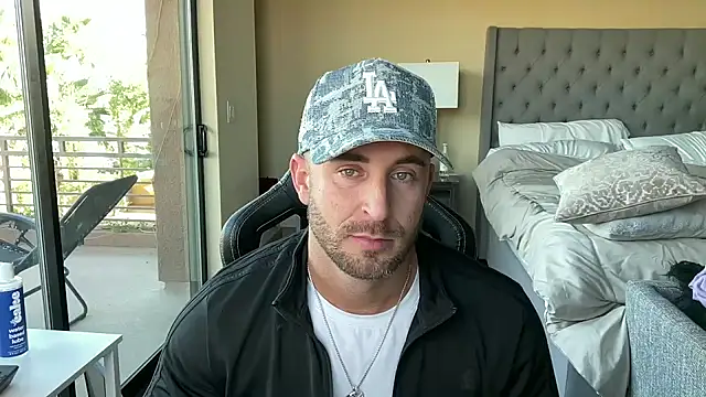 brettmycles28 online show from 10/27/25, 10:54