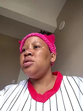 Snapshot of Yellowriider chatting on 03/01/26, 12:27 Yellowriider online show from 03/01/26, 12:27