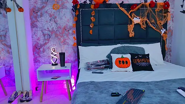 Angelique Angell online show from 10/23/25, 07:56