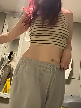 Snapshot of raen001 chatting on 02/09/26, 10:13 raen001 online show from 02/09/26, 10:13