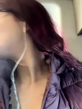 Snapshot of raen001 chatting on 11/19/25, 08:58 raen001 online show from 11/19/25, 08:58