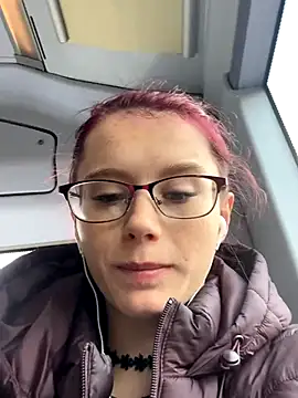 Snapshot of raen001 chatting on 12/05/25, 09:30 raen001 online show from 12/05/25, 09:30