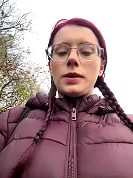 Snapshot of raen001 chatting on 11/18/25, 08:50 raen001 online show from 11/18/25, 08:50