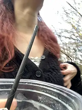 Snapshot of raen001 chatting on 11/10/25, 09:03 raen001 online show from 11/10/25, 09:03