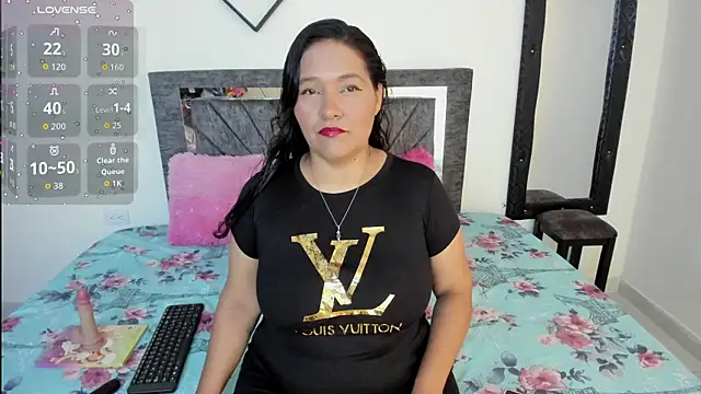 Snapshot of Laurasofia01 chatting on 10/25/25, 08:20 Laurasofia01 online show from 10/25/25, 08:20