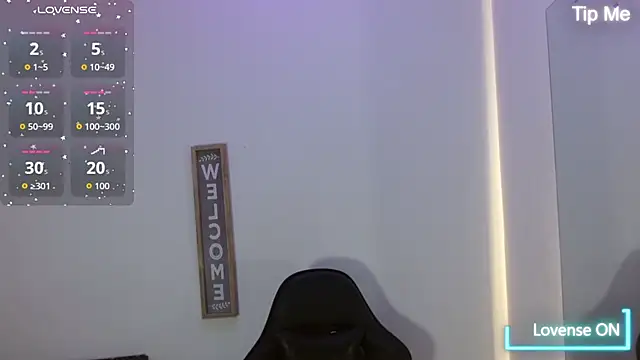 Snapshot of luna_starr69 chatting on 12/04/25, 01:10 luna starr69 online show from 12/04/25, 01:10