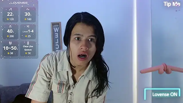 Snapshot of luna_starr69 chatting on 11/11/25, 12:44 luna starr69 online show from 11/11/25, 12:44