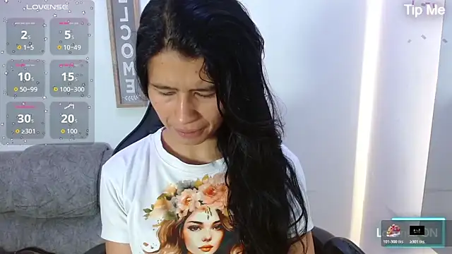 Snapshot of luna_starr69 chatting on 10/27/25, 12:39 luna starr69 online show from 10/27/25, 12:39