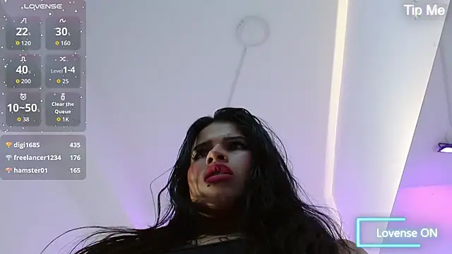 Snapshot of luna_starr69 chatting on 12/13/25, 08:04 luna starr69 online show from 12/13/25, 08:04