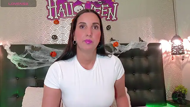 Snapshot of Sharonevanss_ chatting on 10/10/25, 08:42 Sharonevanss online show from 10/10/25, 08:42