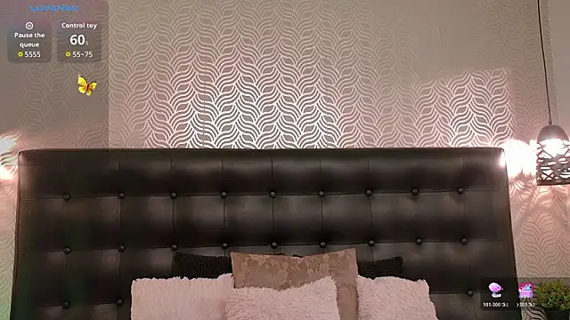 Snapshot of Sharonevanss_ chatting on 02/20/26, 08:00 Sharonevanss online show from 02/20/26, 08:00