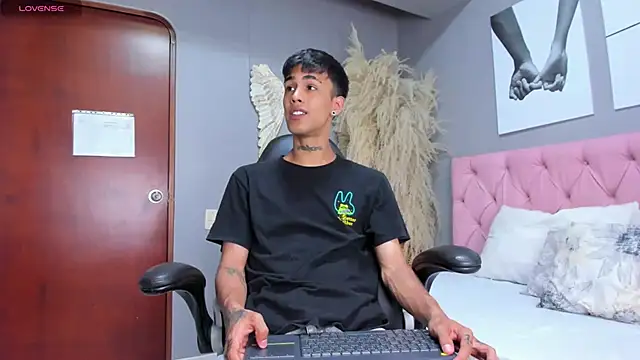 Thiago twink online show from 10/02/25, 07:39