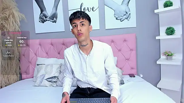 Thiago twink online show from 09/22/25, 01:06