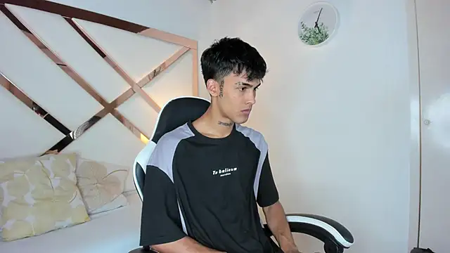 Thiago twink online show from 10/20/25, 07:47