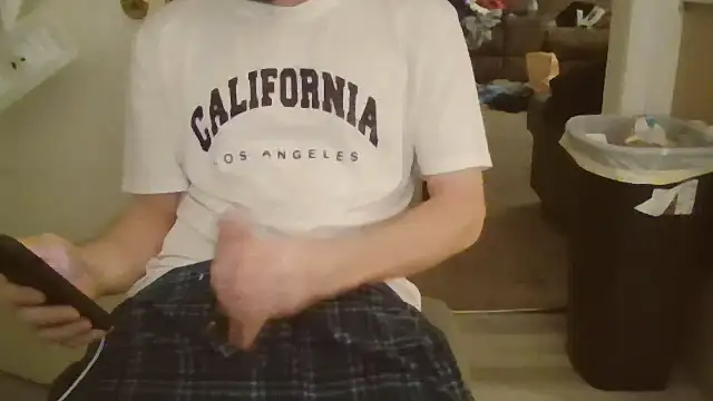 Snapshot of alwayshorny90 chatting on 10/14/25, 11:14 alwayshorny90 online show from 10/14/25, 11:14