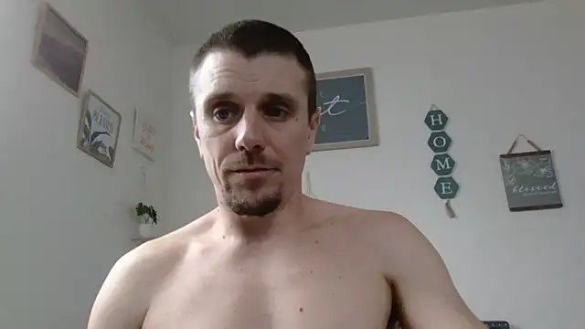 Snapshot of alwayshorny90 chatting on 09/29/25, 03:28 alwayshorny90 online show from 09/29/25, 03:28