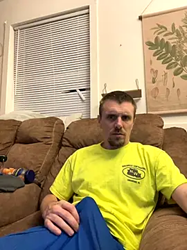 Snapshot of alwayshorny90 chatting on 10/08/25, 04:03 alwayshorny90 online show from 10/08/25, 04:03