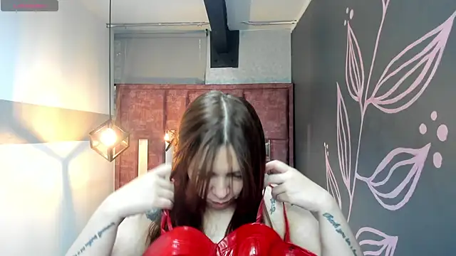 Snapshot of Isa_Thompson__ chatting on 09/30/25, 12:00 Isa Thompson online show from 09/30/25, 12:00
