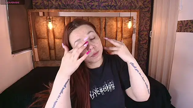 Isa Thompson   online show from 04/05/26, 12:01