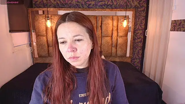 Isa Thompson   online show from 04/06/26, 11:44