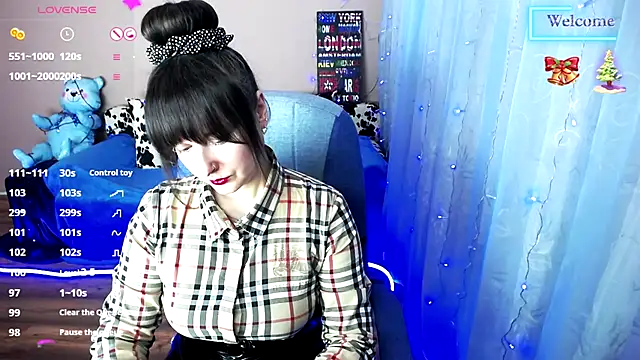 Snapshot of MilaRay chatting on 02/12/25, 10:35 MilaRay online show from 02/12/25, 10:35