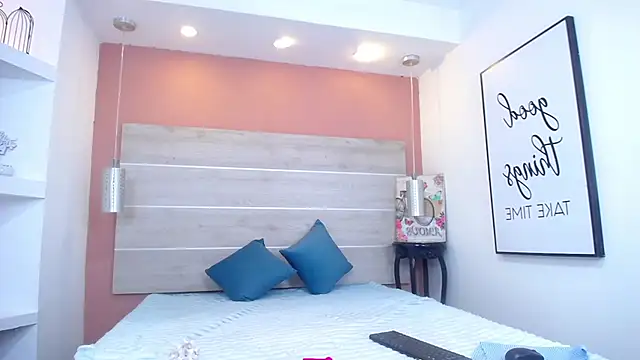 AlexandraCambell online show from 11/19/25, 12:16