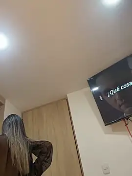 NIQUEILLA8 online show from 04/12/26, 12:47