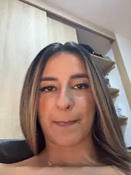 NIQUEILLA8 online show from 03/10/26, 12:58