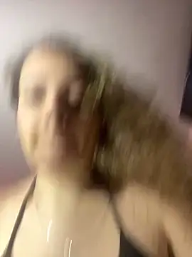 Snapshot of karla-thomsom10 chatting on 12/20/25, 06:55 karla-thomsom10 online show from 12/20/25, 06:55