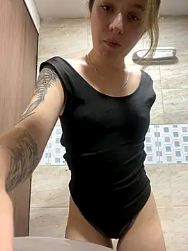 karla-thomsom10 online show from 09/26/25, 11:11