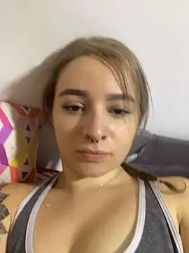 Snapshot of karla-thomsom10 chatting on 01/15/26, 08:12 karla-thomsom10 online show from 01/15/26, 08:12