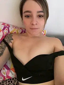 karla-thomsom10 online show from 11/12/25, 07:29