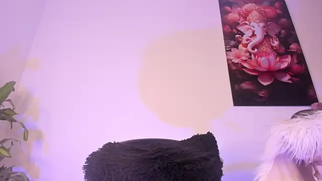 Lucy shen  online show from 09/20/25, 02:27