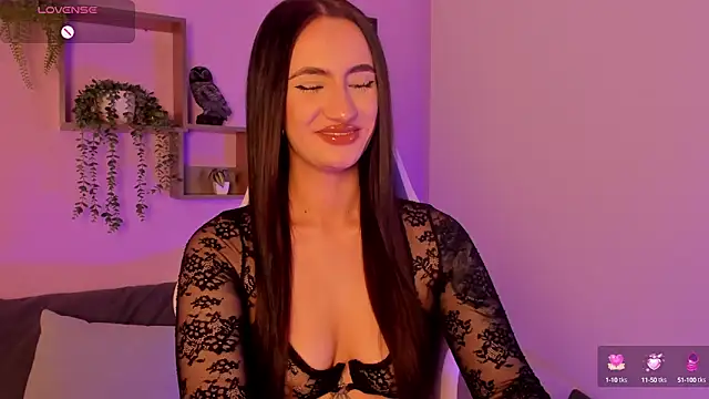  CELESTE MOORE online show from 10/02/25, 09:18