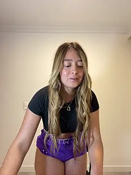 Zara Ross online show from 04/14/26, 01:32