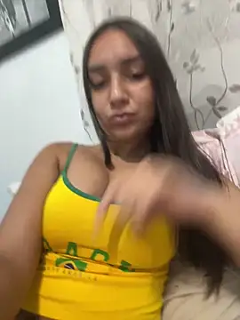 Snapshot of hannahhotwife chatting on 06/05/26, 03:11 hannahhotwife online show from 06/05/26, 03:11