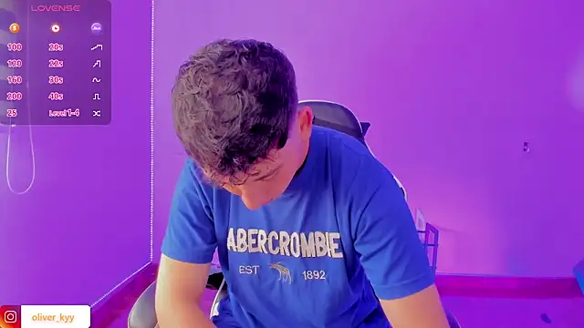 Snapshot of Casper___kyy chatting on 12/19/25, 06:21 Casper kyy online show from 12/19/25, 06:21