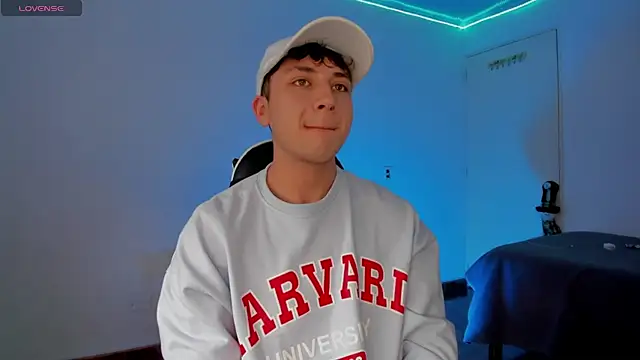 Snapshot of Casper___kyy chatting on 12/04/25, 01:32 Casper kyy online show from 12/04/25, 01:32