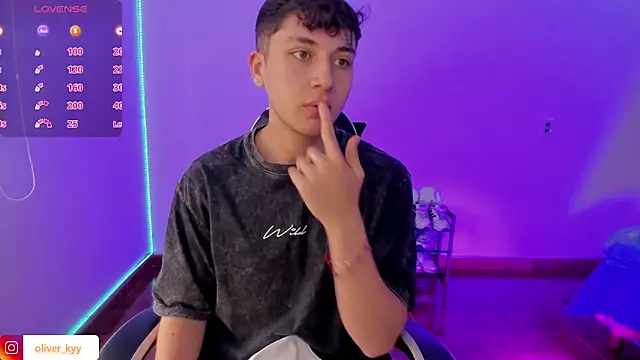 Snapshot of Casper___kyy chatting on 12/16/25, 07:07 Casper kyy online show from 12/16/25, 07:07