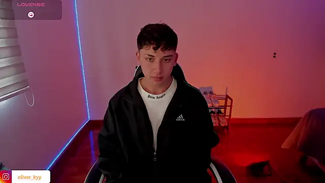 Snapshot of Casper___kyy chatting on 11/19/25, 06:30 Casper kyy online show from 11/19/25, 06:30