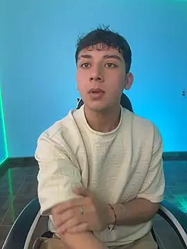 Snapshot of Casper___kyy chatting on 10/25/25, 07:25 Casper kyy online show from 10/25/25, 07:25