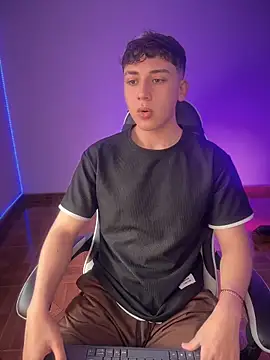 Snapshot of Casper___kyy chatting on 12/05/25, 03:10 Casper kyy online show from 12/05/25, 03:10