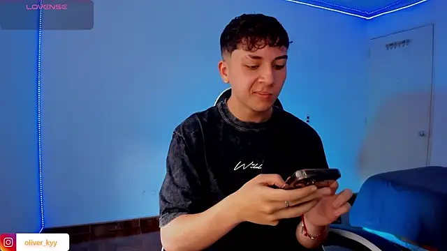 Snapshot of Casper___kyy chatting on 11/16/25, 04:34 Casper kyy online show from 11/16/25, 04:34