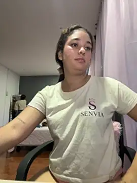 lana rousse01 online show from 12/18/25, 11:19