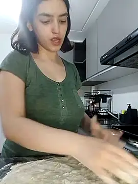 Snapshot of abrilour chatting on 09/20/25, 04:50 abrilour online show from 09/20/25, 04:50