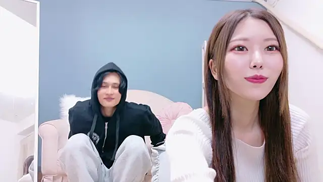 Snapshot of Reto-sama chatting on 10/21/25, 02:49 Reto-sama online show from 10/21/25, 02:49