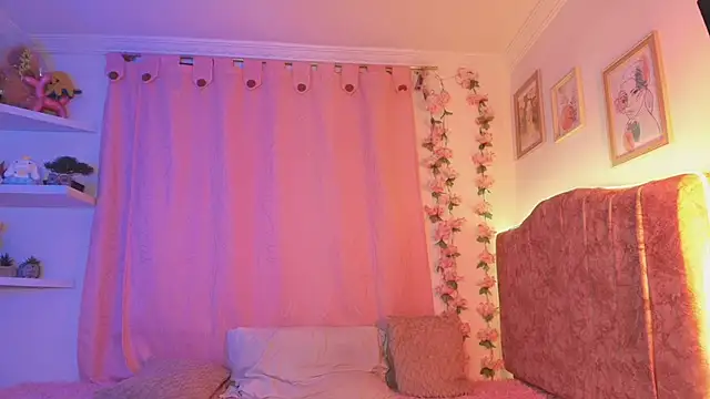 Snapshot of evansweett7 chatting on 10/07/25, 12:22 evansweett7 online show from 10/07/25, 12:22