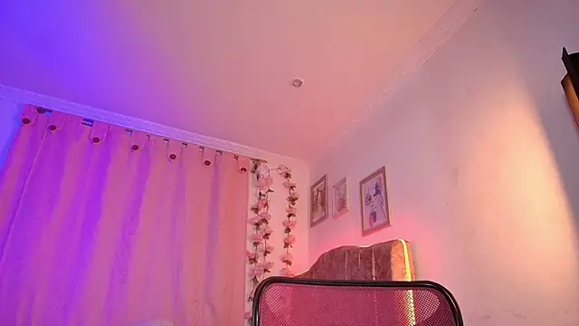 Snapshot of evansweett7 chatting on 10/09/25, 01:39 evansweett7 online show from 10/09/25, 01:39