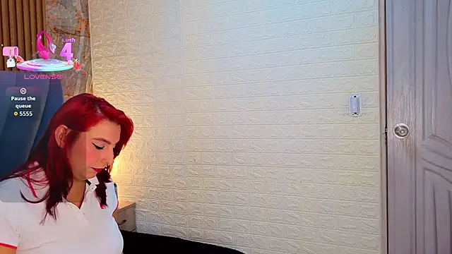Snapshot of angel__red_ chatting on 09/29/25, 12:28 angel red online show from 09/29/25, 12:28