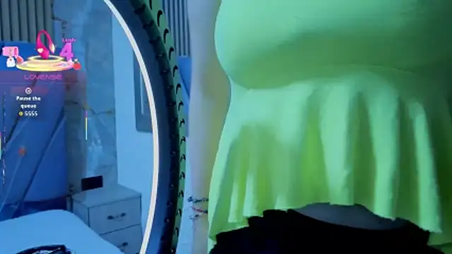 angel  red  online show from 10/31/25, 03:25